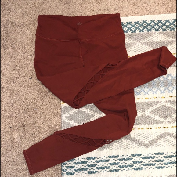 ALO Yoga Pants - Alo leggings.